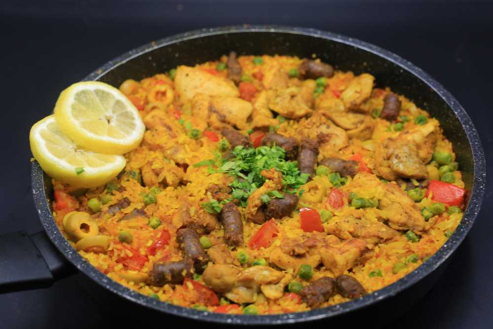 بايلا بالدجاج والسجق
