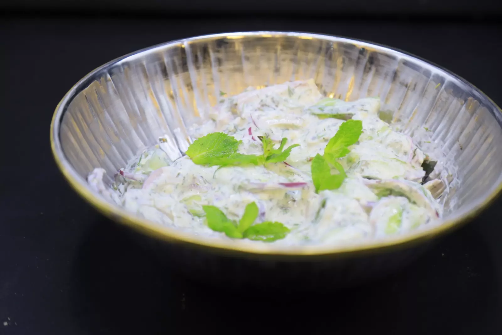 سلطة خيار بالزبادي