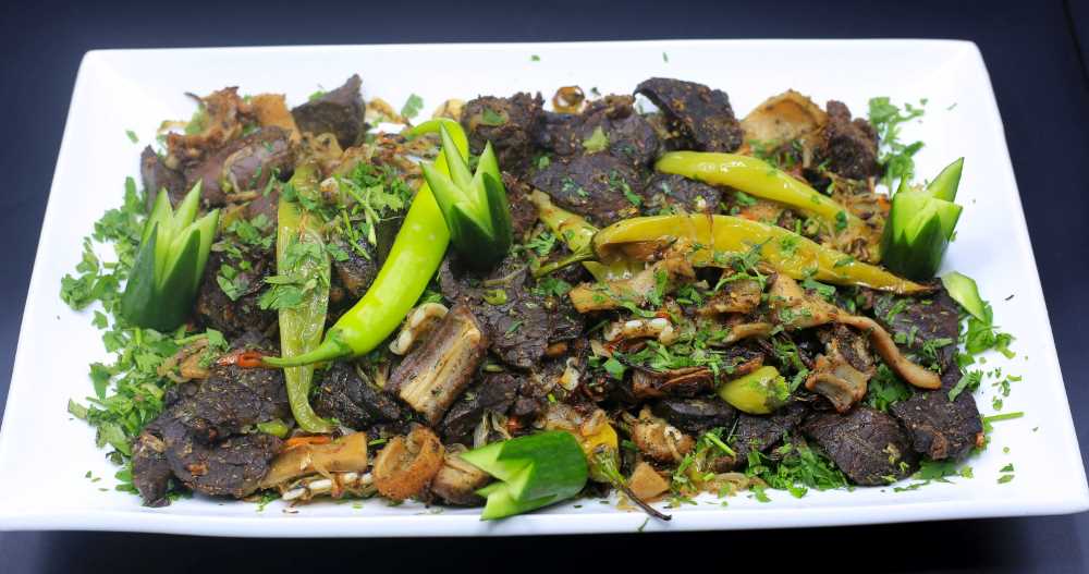 فشة وكرشة محمرين