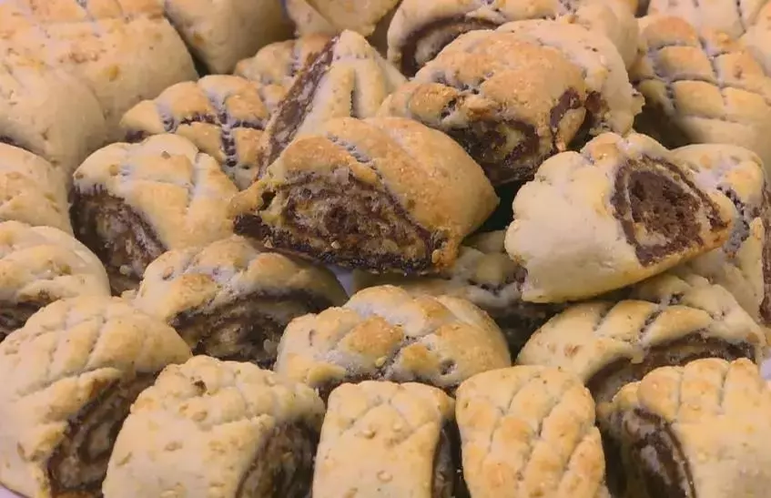مقروط من أنواع حلويات العيد الجزائرية