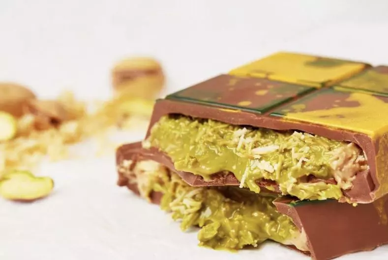 تريند الشوكولاتة بالكنافة والفستق بأسهل طريقة في البيت