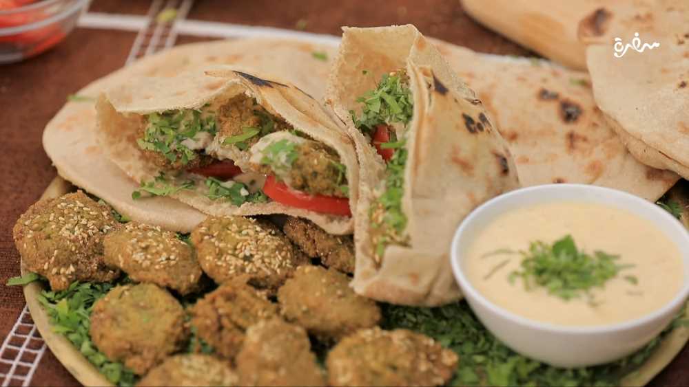 ساندوتشات طعمية بالطحينة