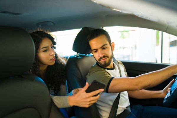 نصائح لحماية نفسك عند استخدام سيارات الأجرة