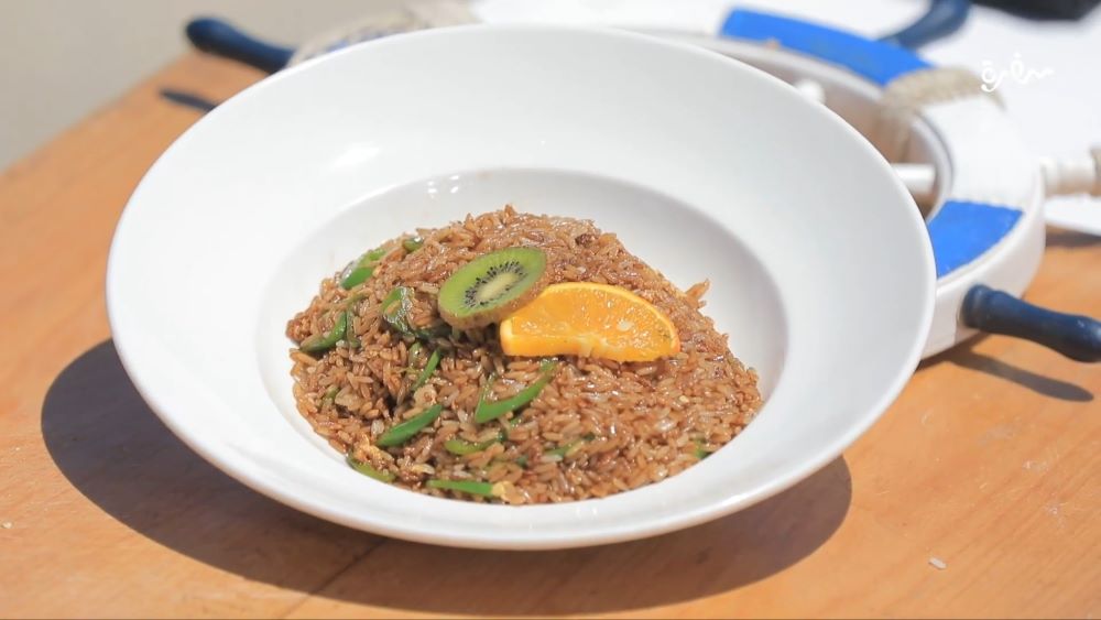 أرز محمر بالبيض