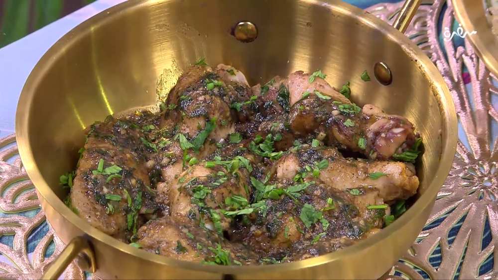 أجنحة دجاج بالزبدة والثوم