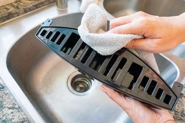 تنظيف أدوات المبرد