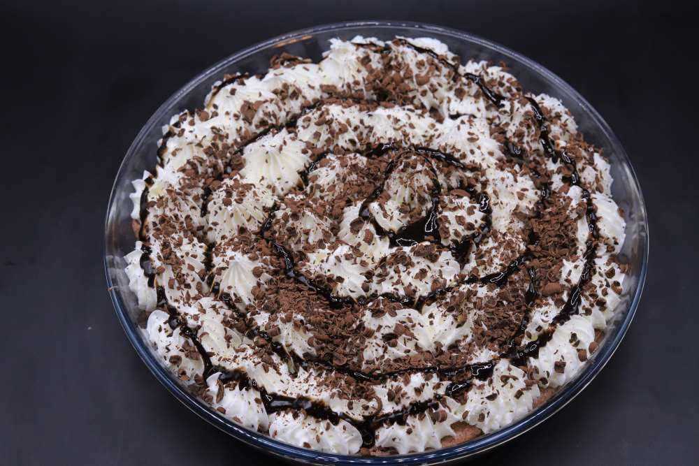 تارت الشوكولاتة والأناناس البارد