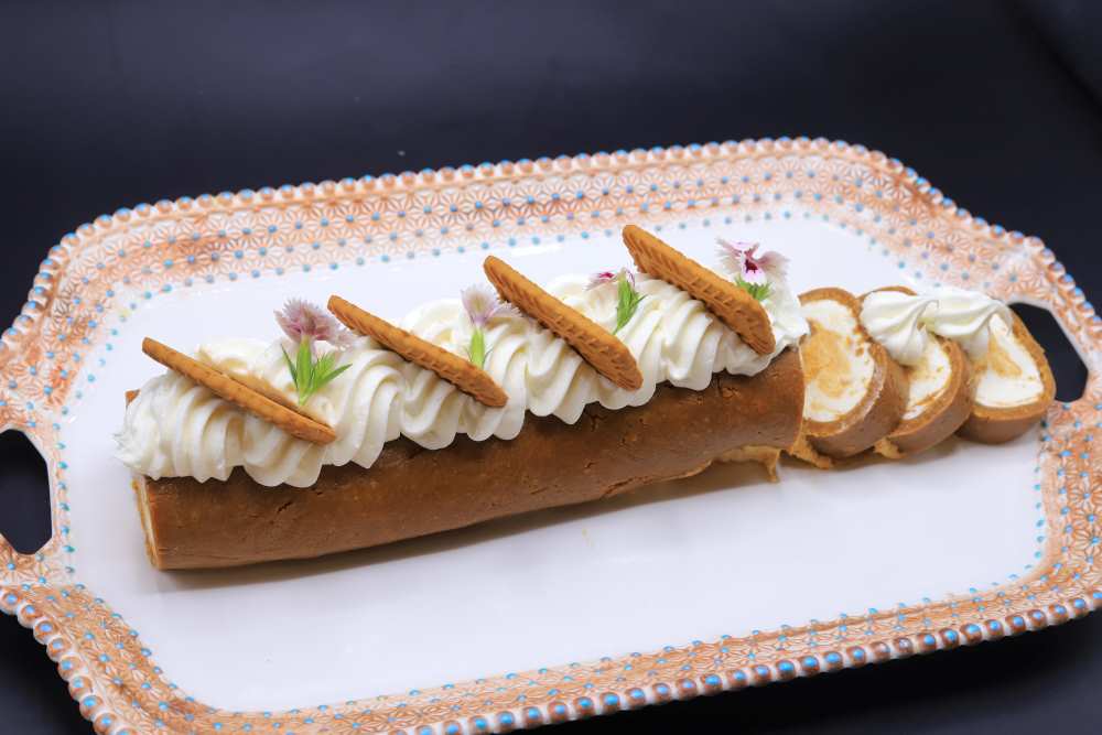 رول تشيز كيك بسكوت القرفة