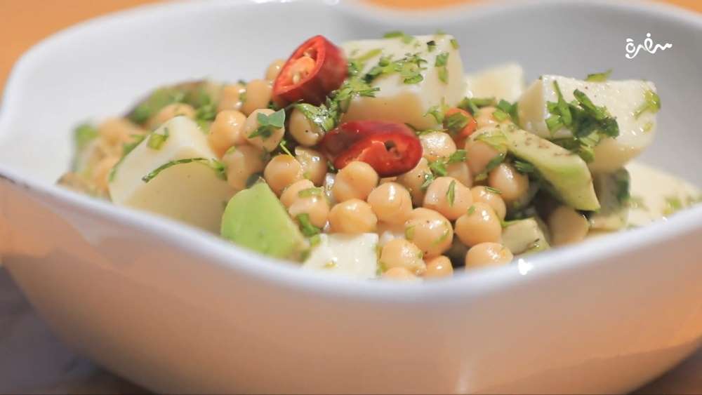 سلطة الأفوكادو بالحمص وجبن الفيتا