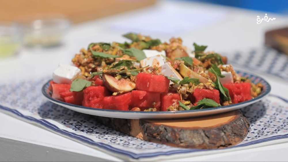 سلطة البطيخ بالخوخ