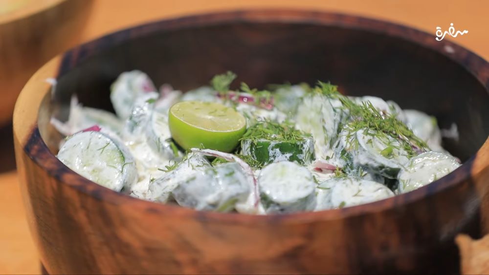 سلطة الخيار الكريمية مع القشطة الحامض