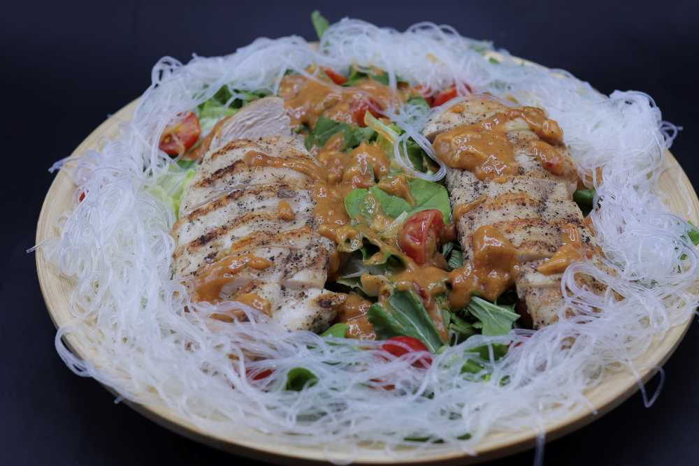 سلطة الدجاج الآسيوية