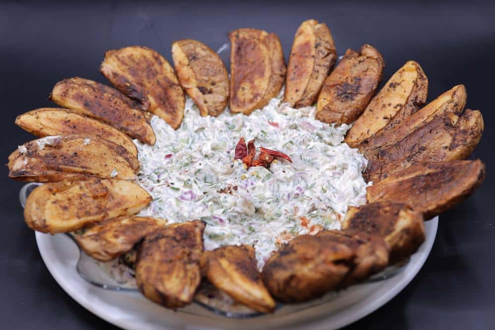 سلطة بطاطس باللبنة