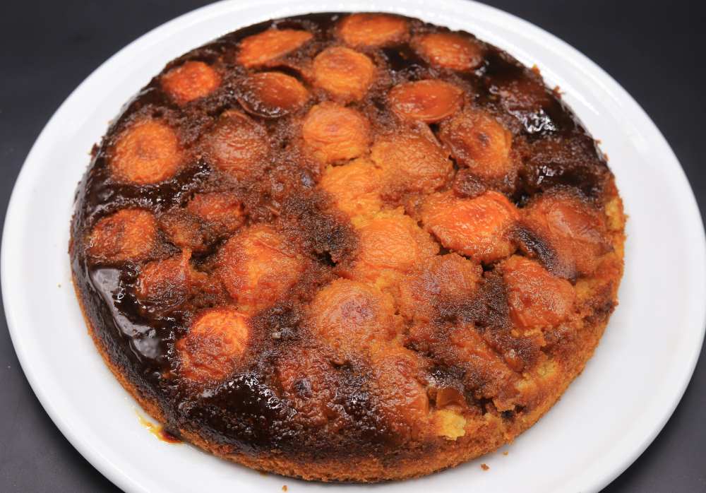 كيك المشمش المقلوبة