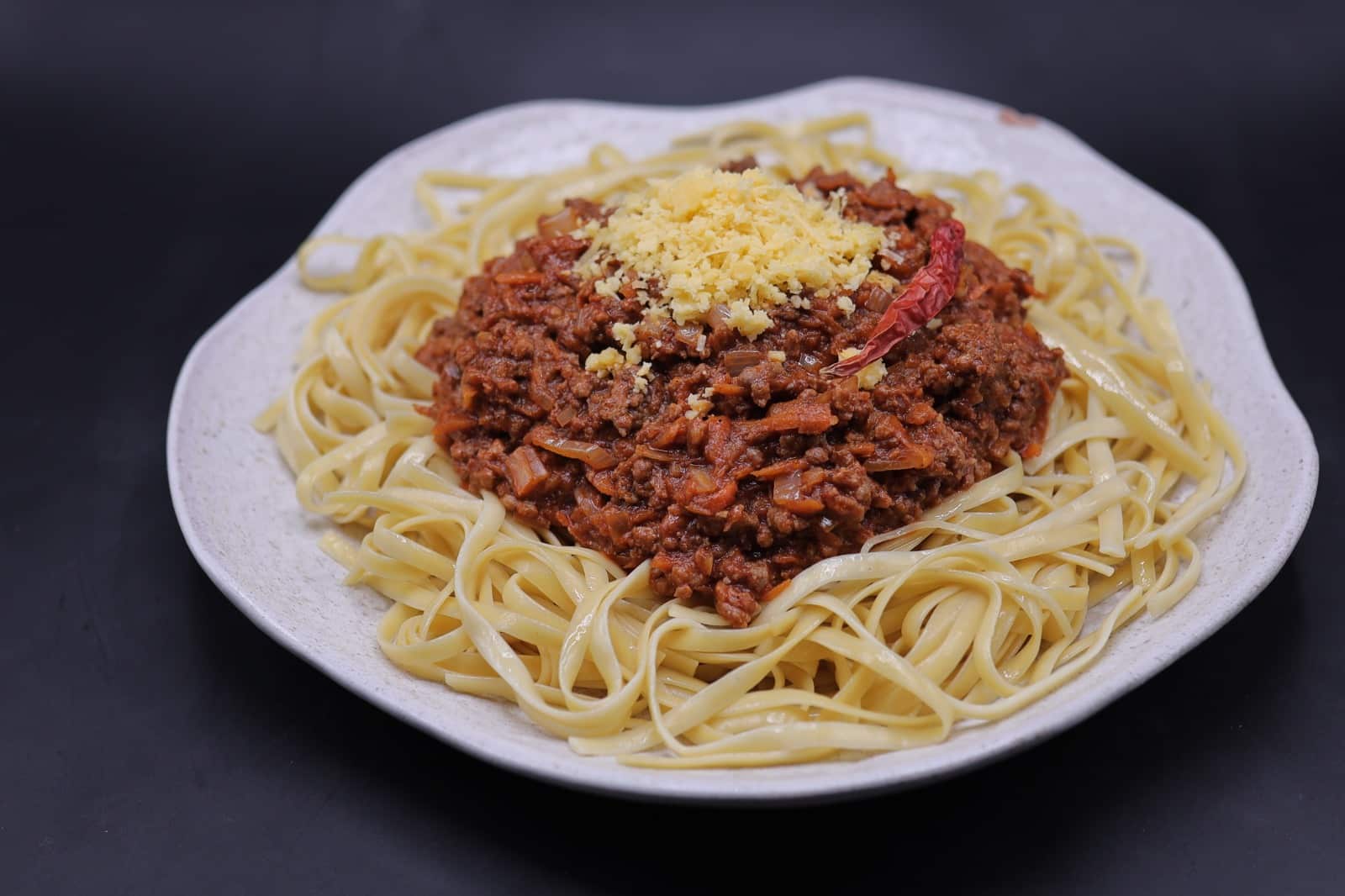 مكرونة بلونيز