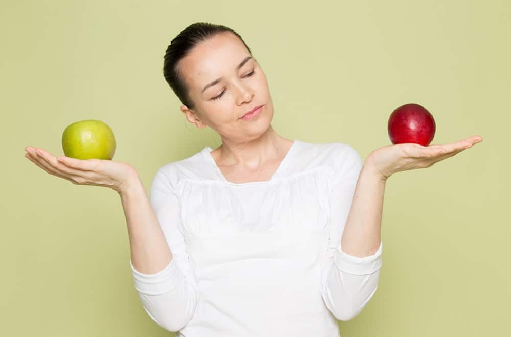 الفرق بين التفاح الأحمر والأخضر والأصفر