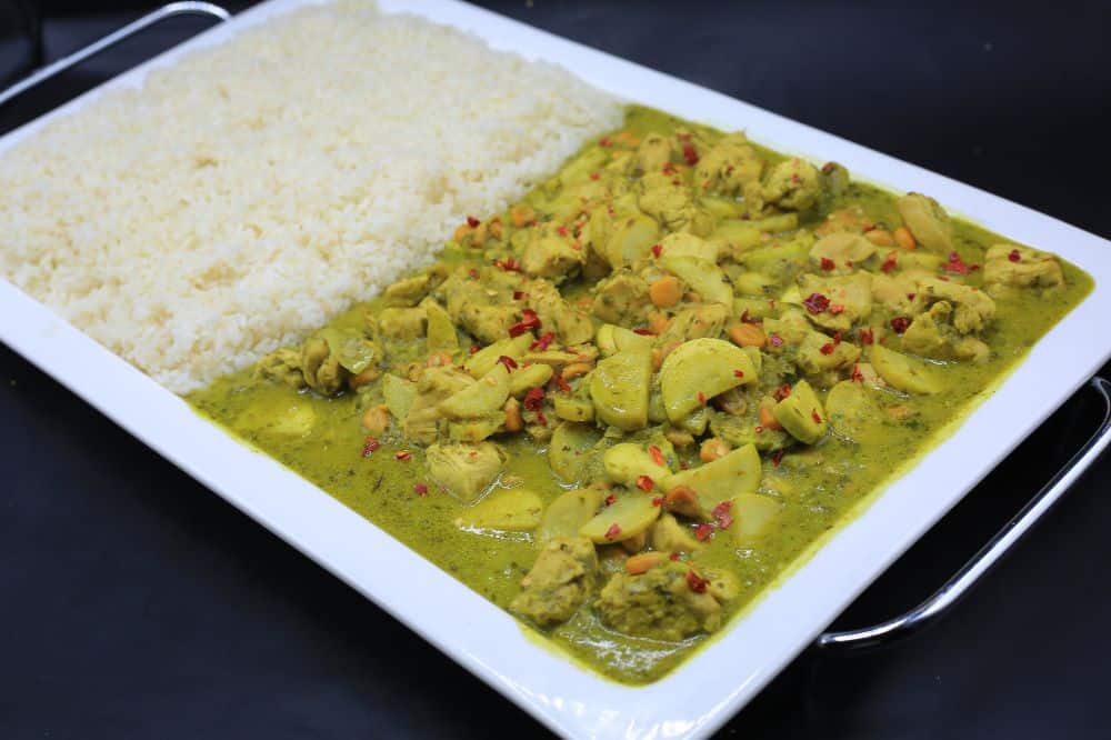 دجاج بالكاري والصوص الأخضر