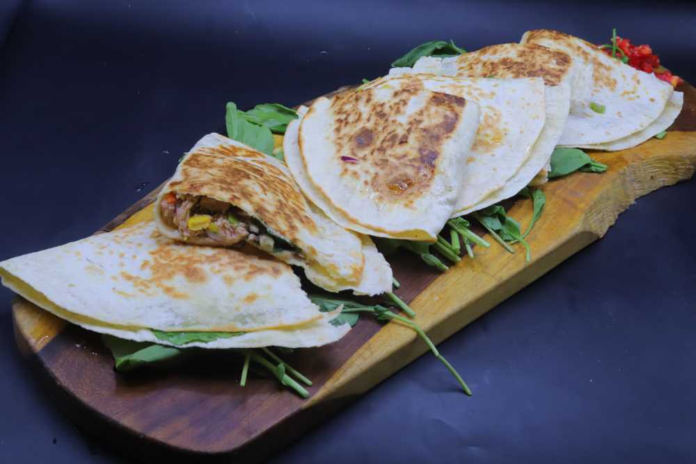 سندوتش التونة بالجبنة