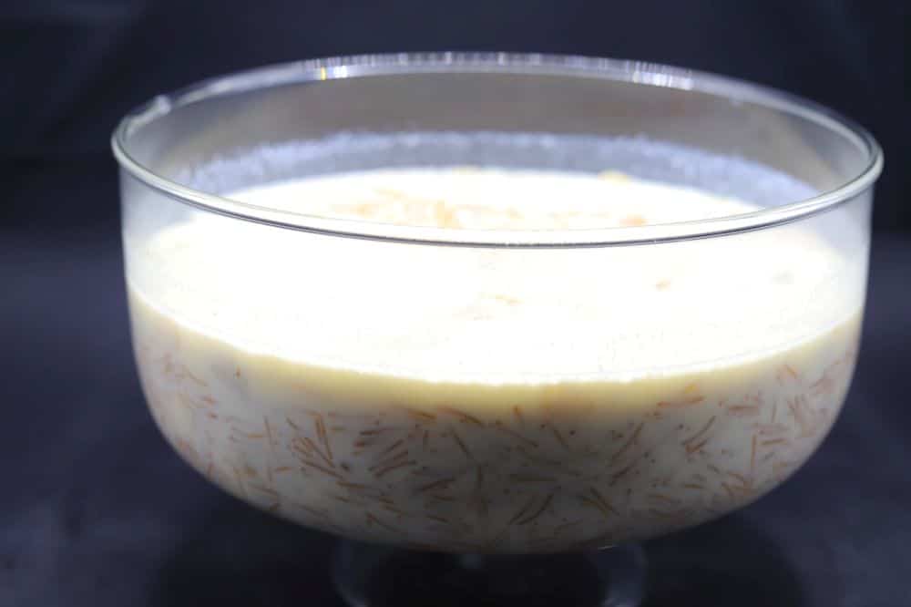 شعريه بالكاسترد والفواكه المجففه