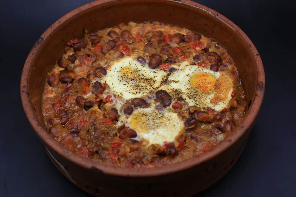 طاجن فول بالبيض