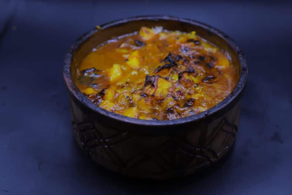 طاجن لحمة بالبصل المكرمل