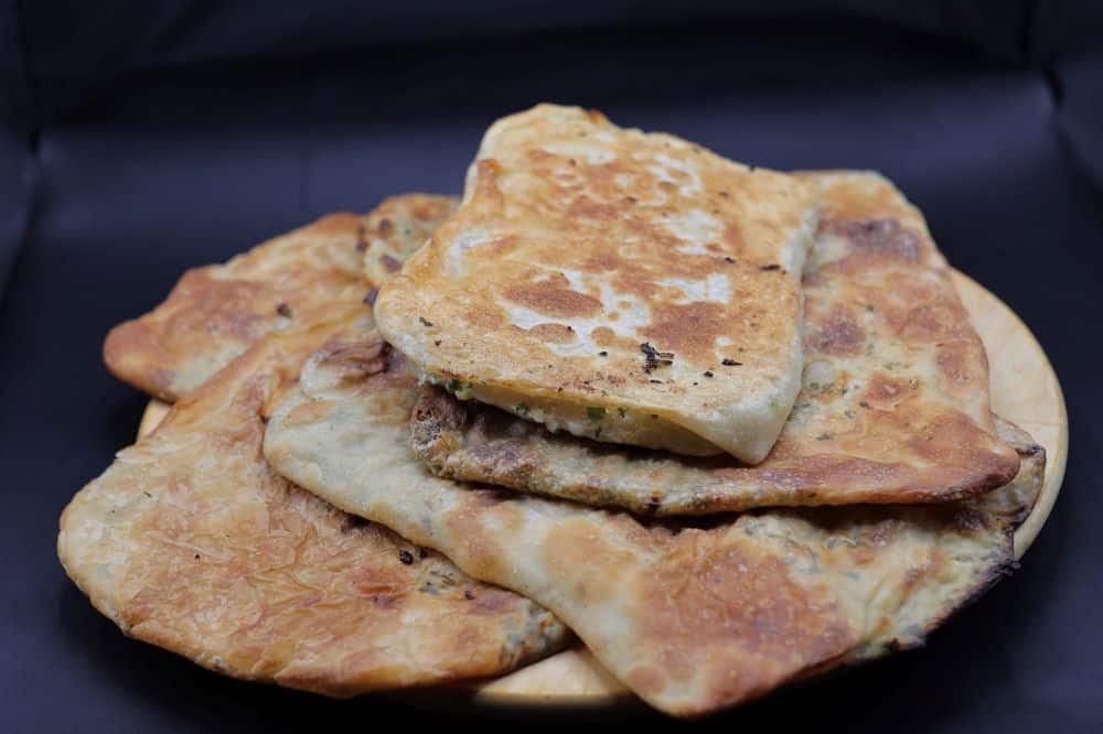 فطائر جبنة وبقدونس