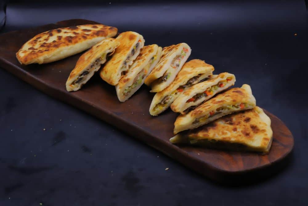 فطائر محشية مشروم وجبن