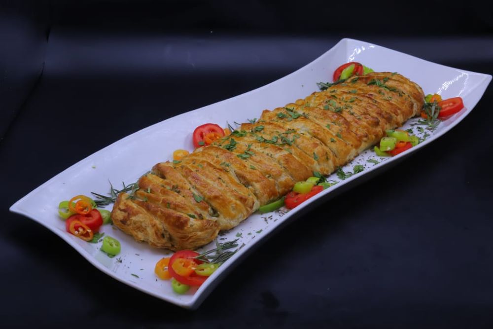 فطيرة التونة بالبصل المكرمل