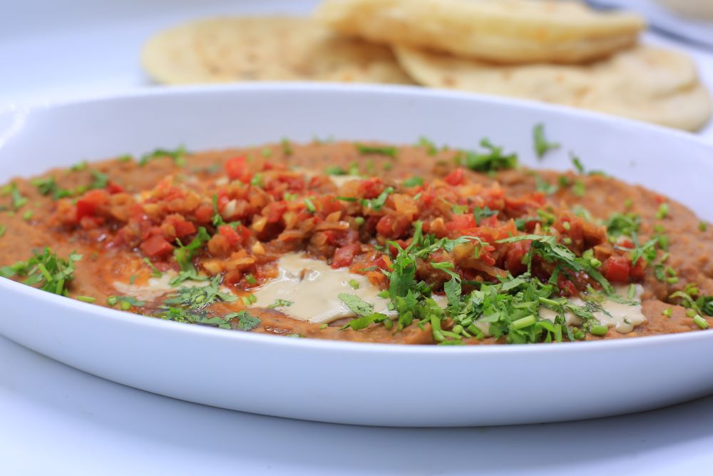 فول بالكزبرة والثوم