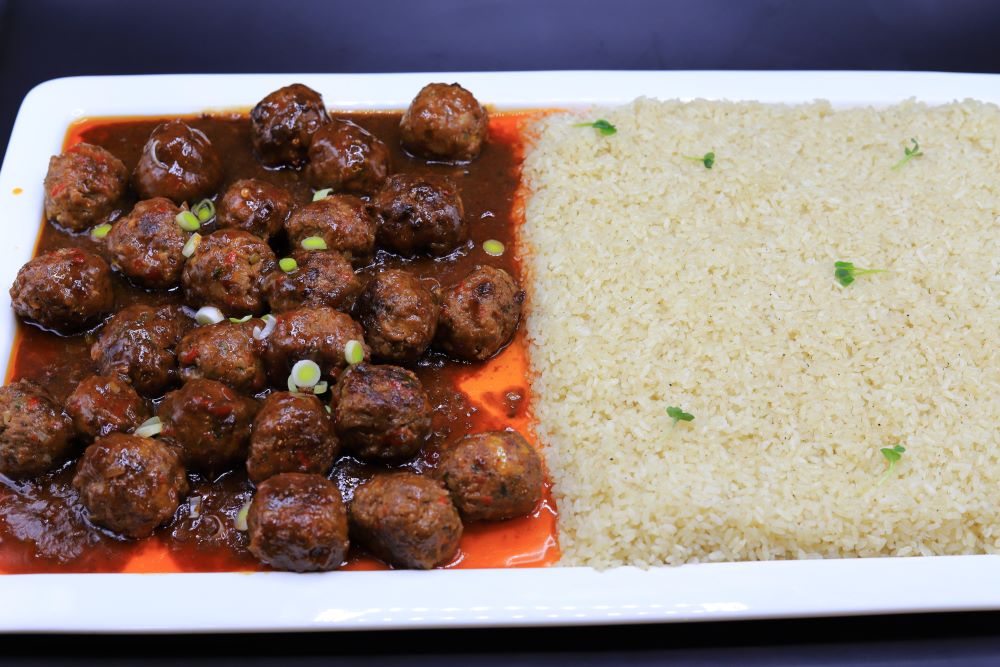 كرات اللحم بالسويت آند تشيلي صوص