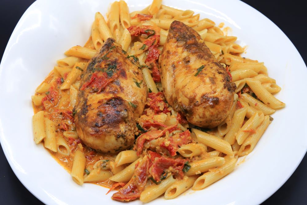 مكرونة بالدجاج كريمي