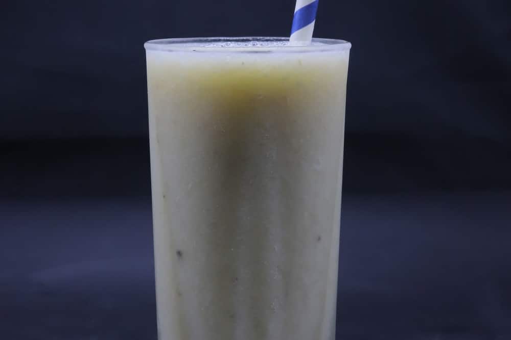 موز بالأناناس