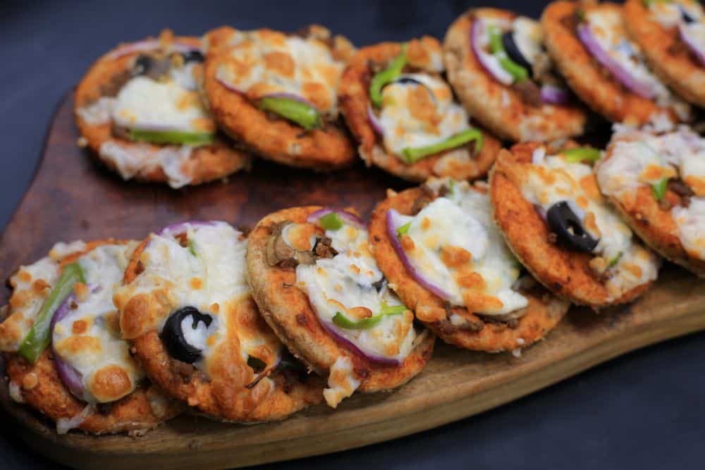 ميني بيتزا مشبعة