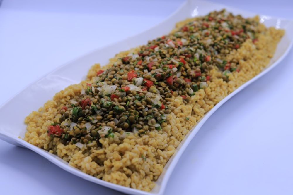 أرز بني بالعدس