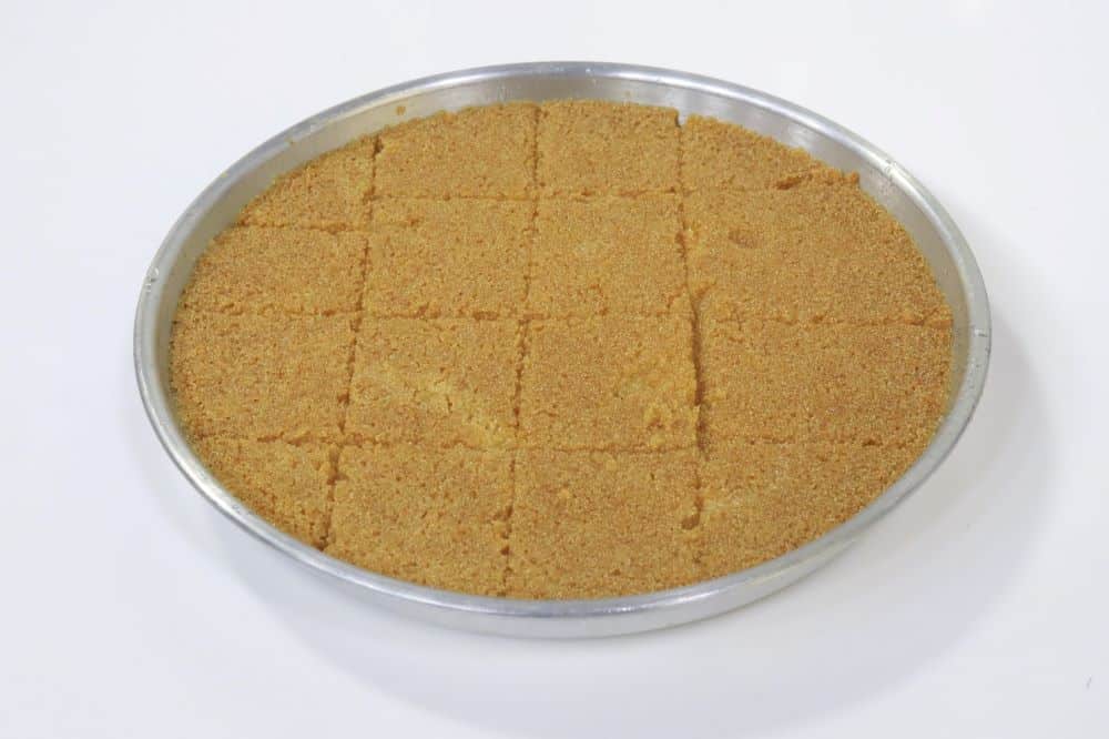 بسبوسة (اعمليها ماتشتريهاش)