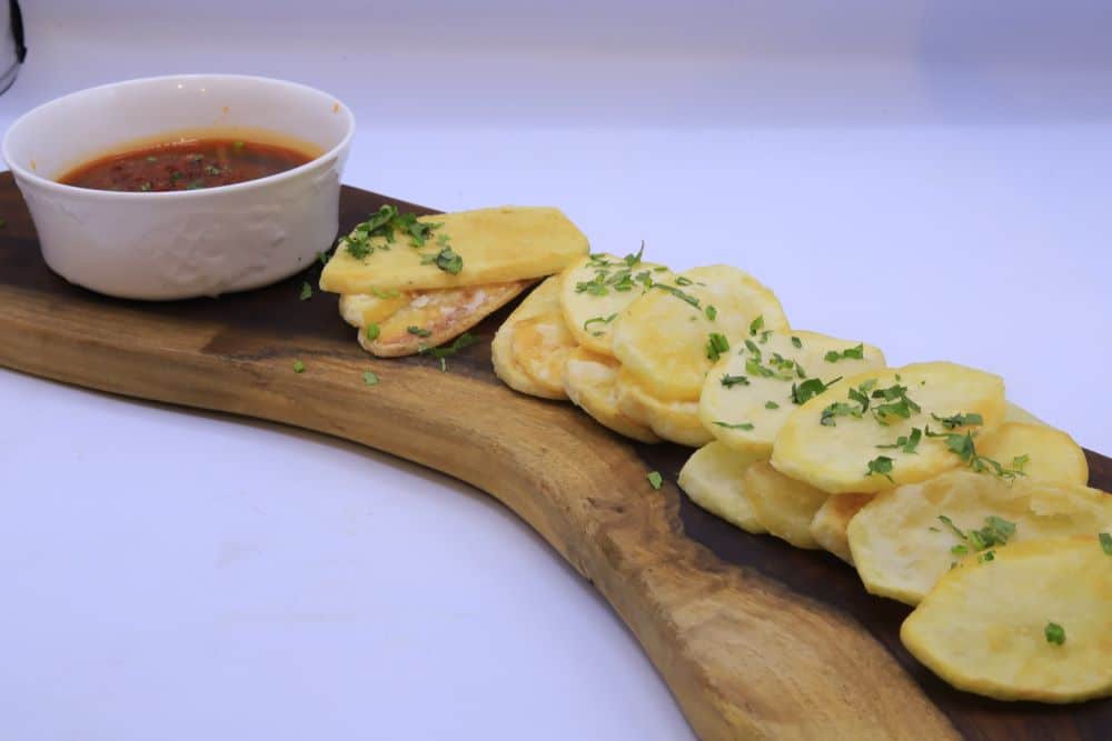 بطاطس محمرة مع صوص الطماطم