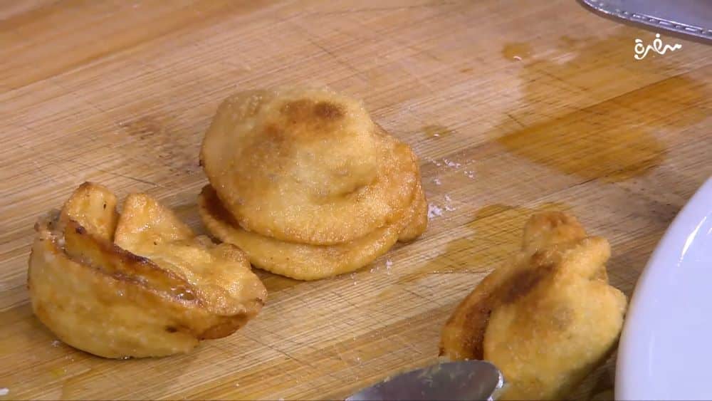 سمبوسك بالفول والبيض