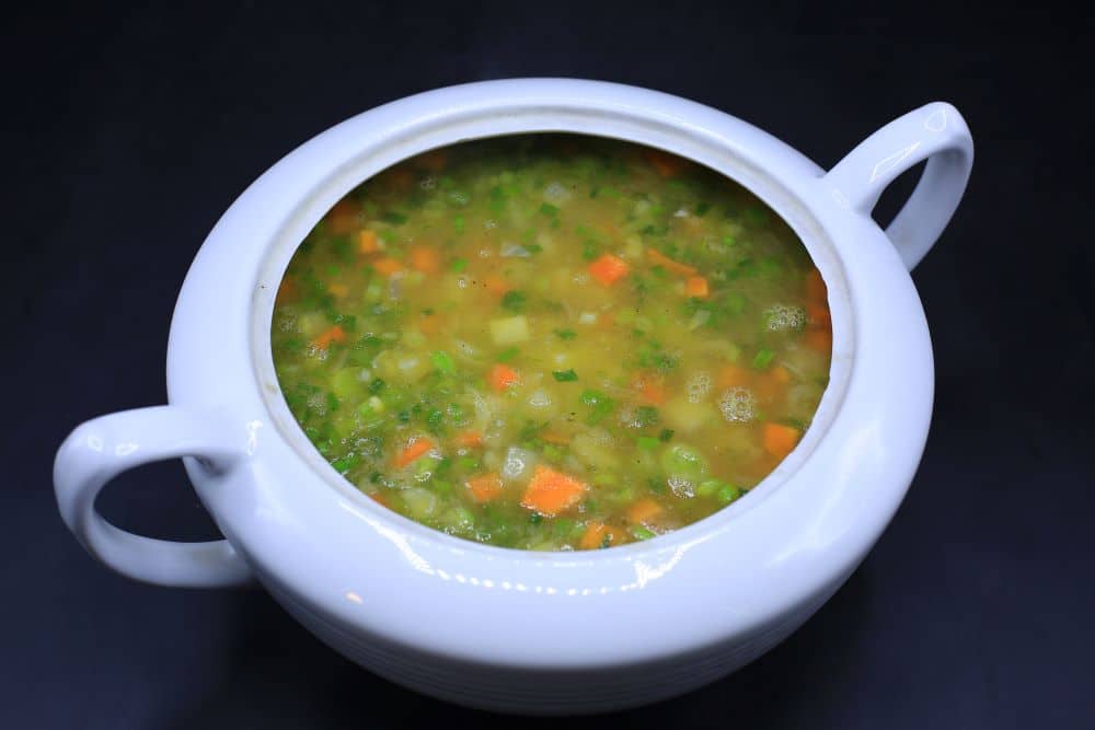 شوربة بطاطس بالبصل الأخضر