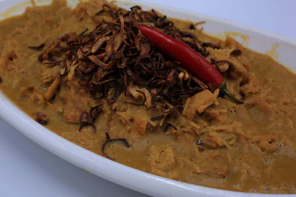 فتة عدس بالشعرية