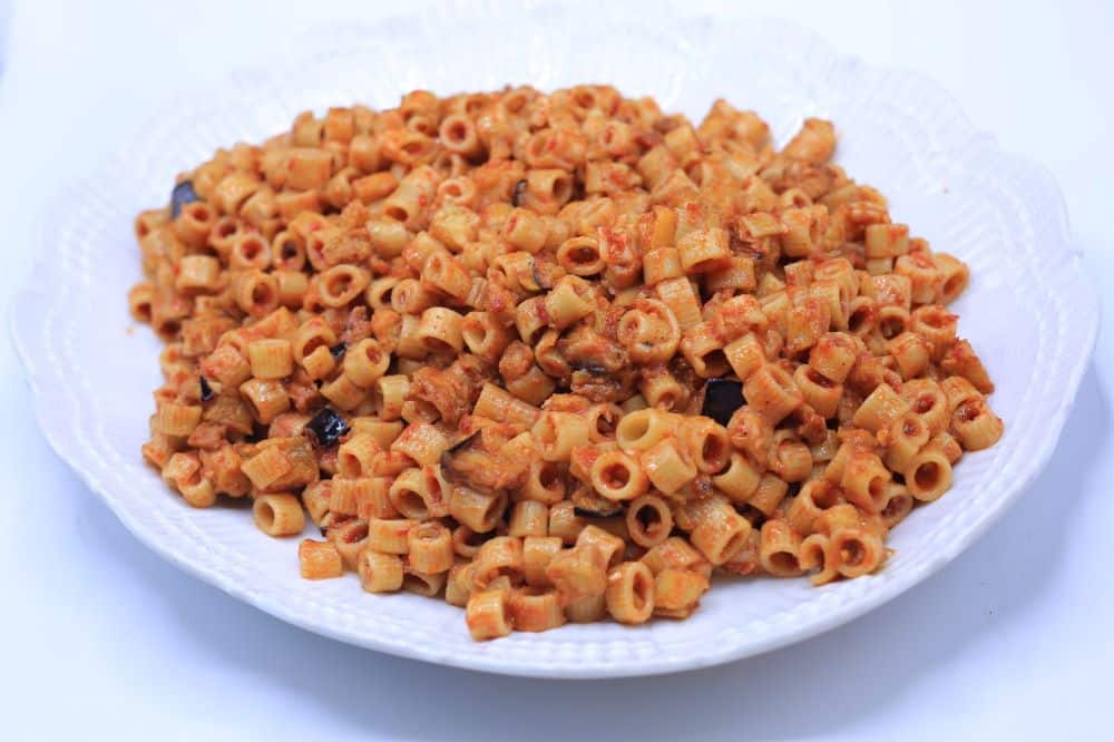 مكرونة بالباذنجان المقلي