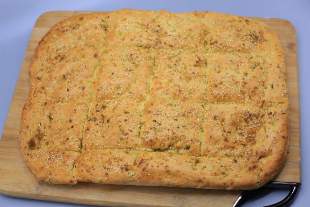 صينية خبز بالبقدونس