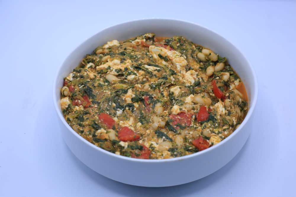 فاصوليا بيضاء بالسبانخ