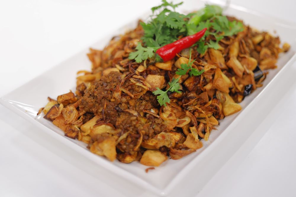 فتة الباذنجان بالعدس