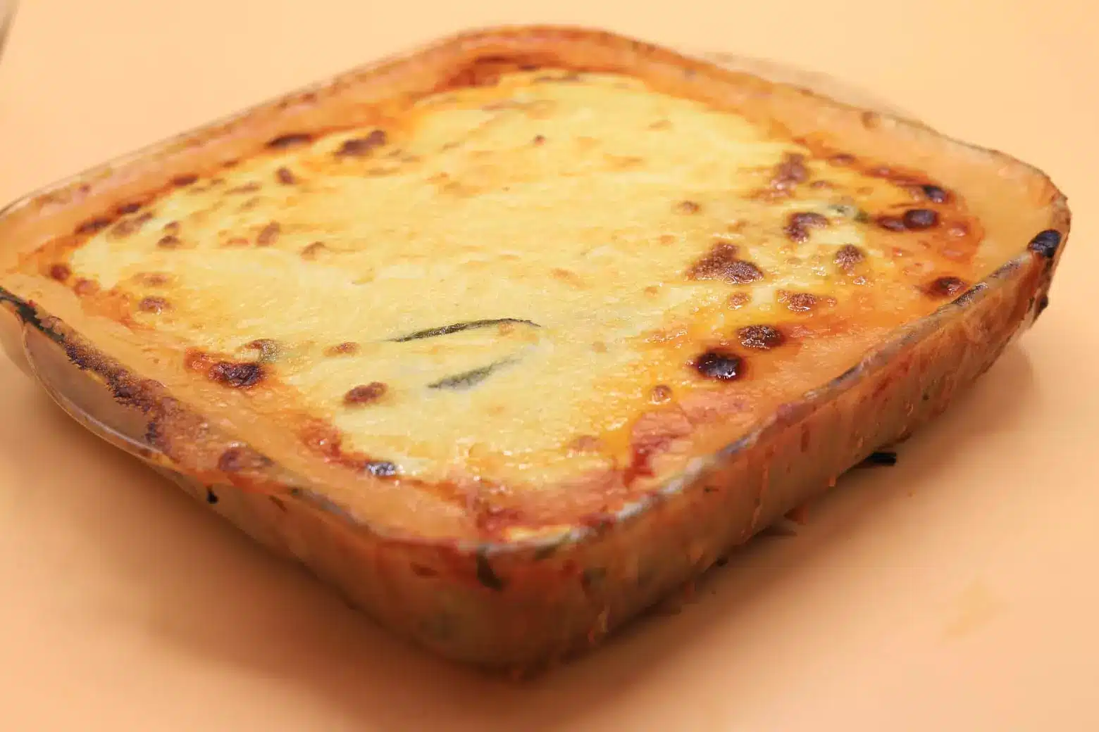 باذنجان بالصلصة والبشاميل