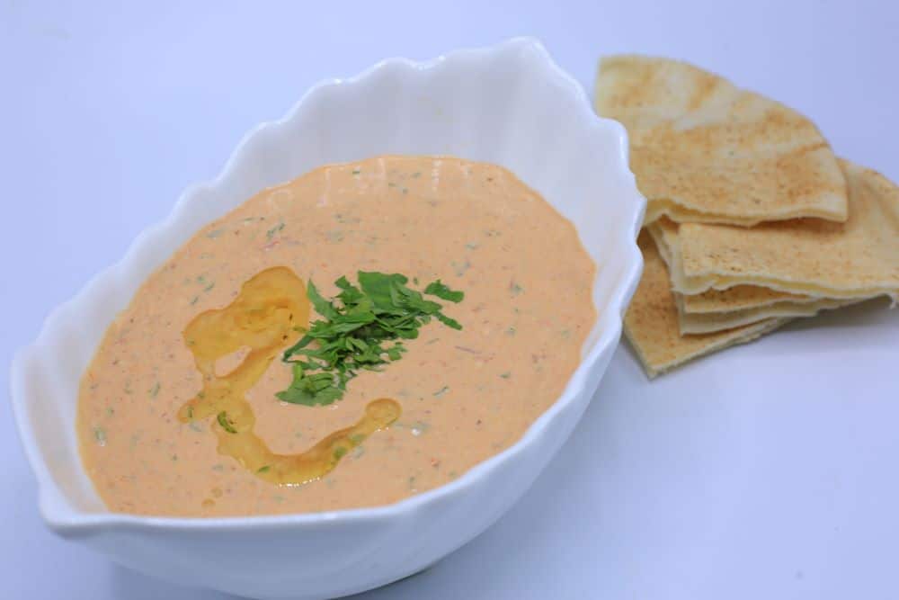 سلطة طحينة بالزبادي والهريسة