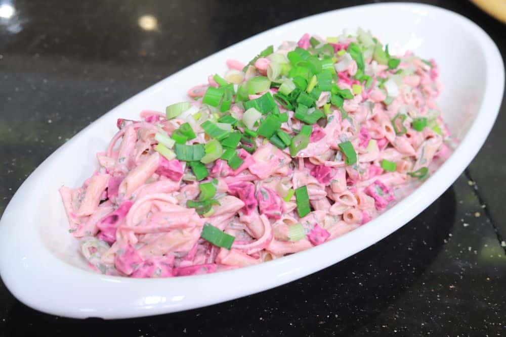 سلطة مكرونة بالبنجر