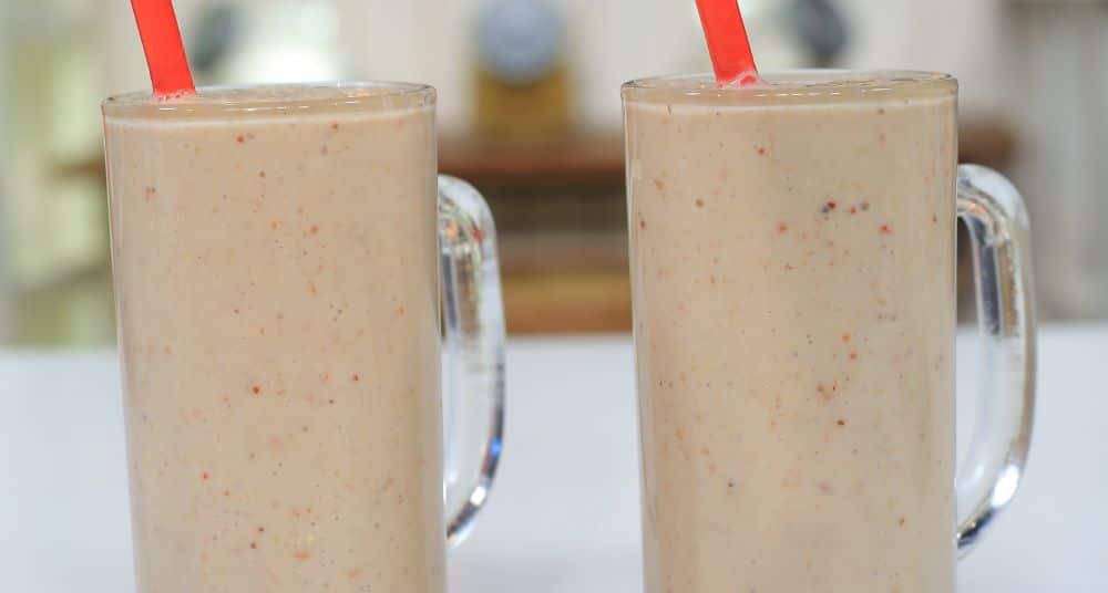 عصير موز بالفراولة