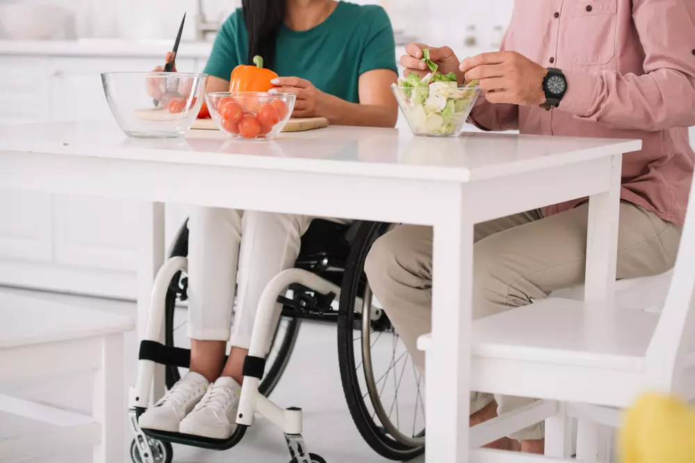 في اليوم العالمي لذوي الهمم.. ما هو النظام الغذائي الصحي لهم؟