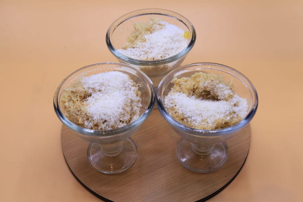 كنافة محمرة باللبن