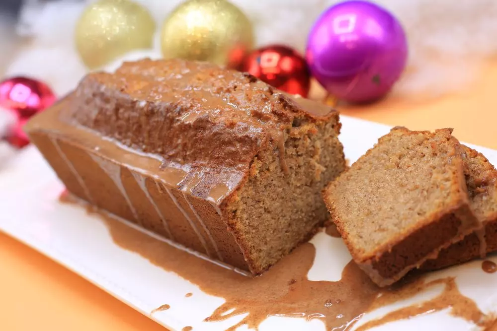 كيكة القرفة والزنجبيل